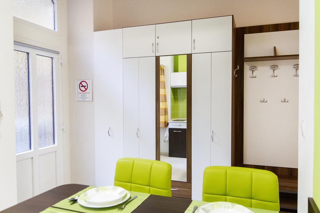 Eötvös Apartman Budapest Szoba fotó